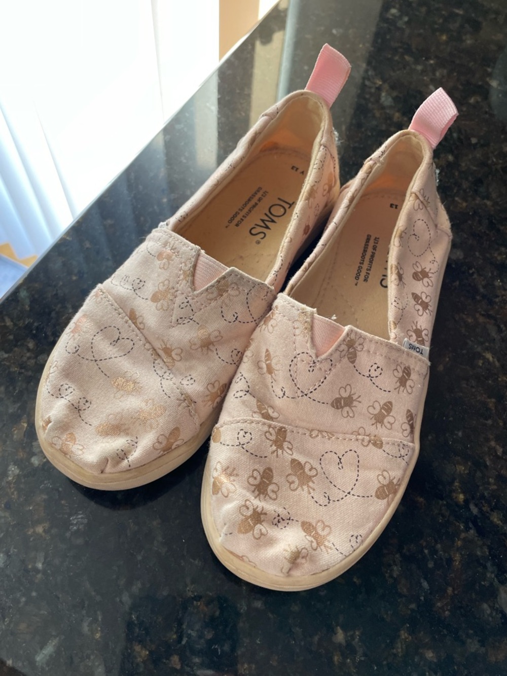 Girls TOMS Bee Mine Alpargata